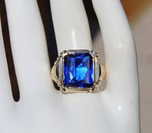 Load image into Gallery viewer, Antique 1920&#39;s Art Deco LARGE 9ct RARE Barrel Cut Blue Spinel 10k Solid Yellow Gold Men&#39;s Ring