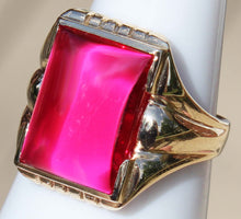 Load image into Gallery viewer, Antique 1920&#39;s Art Deco LARGE 12ct Ruby Cabochon 10k Solid Yellow Gold Men&#39;s Ring