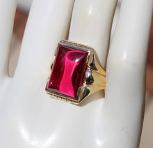 Load image into Gallery viewer, Antique 1920&#39;s Art Deco LARGE 12ct Ruby Cabochon 10k Solid Yellow Gold Men&#39;s Ring