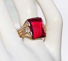 Load image into Gallery viewer, Antique 1920&#39;s Art Deco LARGE 12ct Ruby Cabochon 10k Solid Yellow Gold Men&#39;s Ring