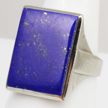 Load image into Gallery viewer, HEAVY Antique 1920&#39;s Art Deco LARGE Natural Lapis Lazuli Hand 10k Solid White Gold Men&#39;s Ring