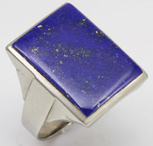 Load image into Gallery viewer, HEAVY Antique 1920&#39;s Art Deco LARGE Natural Lapis Lazuli Hand 10k Solid White Gold Men&#39;s Ring