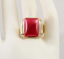 Load image into Gallery viewer, Antique 1920&#39;s Art Deco LARGE 12ct Ruby Cabochon 10k Solid Yellow Gold Men&#39;s Rin