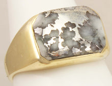 Load image into Gallery viewer, Vintage 1940&#39;s VERY RARE Natural Silver in Quartz 10k Solid Yellow Gold Men&#39;s Ring