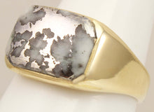 Load image into Gallery viewer, Vintage 1940&#39;s VERY RARE Natural Silver in Quartz 10k Solid Yellow Gold Men&#39;s Ring