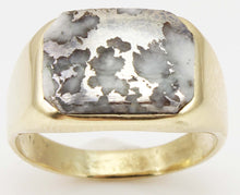 Load image into Gallery viewer, Vintage 1940&#39;s VERY RARE Natural Silver in Quartz 10k Solid Yellow Gold Men&#39;s Ring