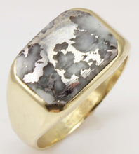 Load image into Gallery viewer, Vintage 1940&#39;s VERY RARE Natural Silver in Quartz 10k Solid Yellow Gold Men&#39;s Ring