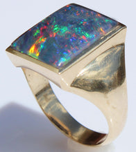 Load image into Gallery viewer, Vintage 1940&#39;s LARGE BRIGHT RAINBOW RARE Black Natural Opal 10k Solid Yellow Gold Men&#39;s Ring