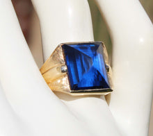 Load image into Gallery viewer, Antique 1920&#39;s Art Deco UNUSUAL Peaked Cut 8ct Blue Spinel Hand Engraved 10k Solid  Gold Men&#39;s Ring