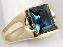 Load image into Gallery viewer, Vintage 1940&#39;s SIGNED Budlong Docherty Armstrong Natural London Blue Topaz 10k Solid Gold Men&#39;s Ring