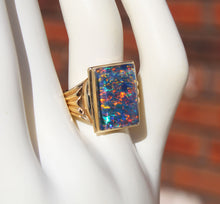 Load image into Gallery viewer, Antique 1920&#39;s Art Deco LARGE TRUE RAINBOW RARE Black Natural Opal 10k Solid Yellow Gold Men&#39;s Ring