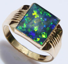 Load image into Gallery viewer, Vintage 1940&#39;s SIGNED GREEN/BLUE/PURPLE RARE Black Natural Opal 10k Solid Yellow Gold Men&#39;s Ring