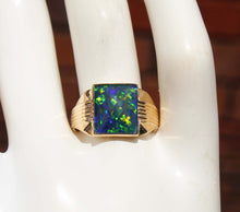 Load image into Gallery viewer, Vintage 1940&#39;s SIGNED GREEN/BLUE/PURPLE RARE Black Natural Opal 10k Solid Yellow Gold Men&#39;s Ring