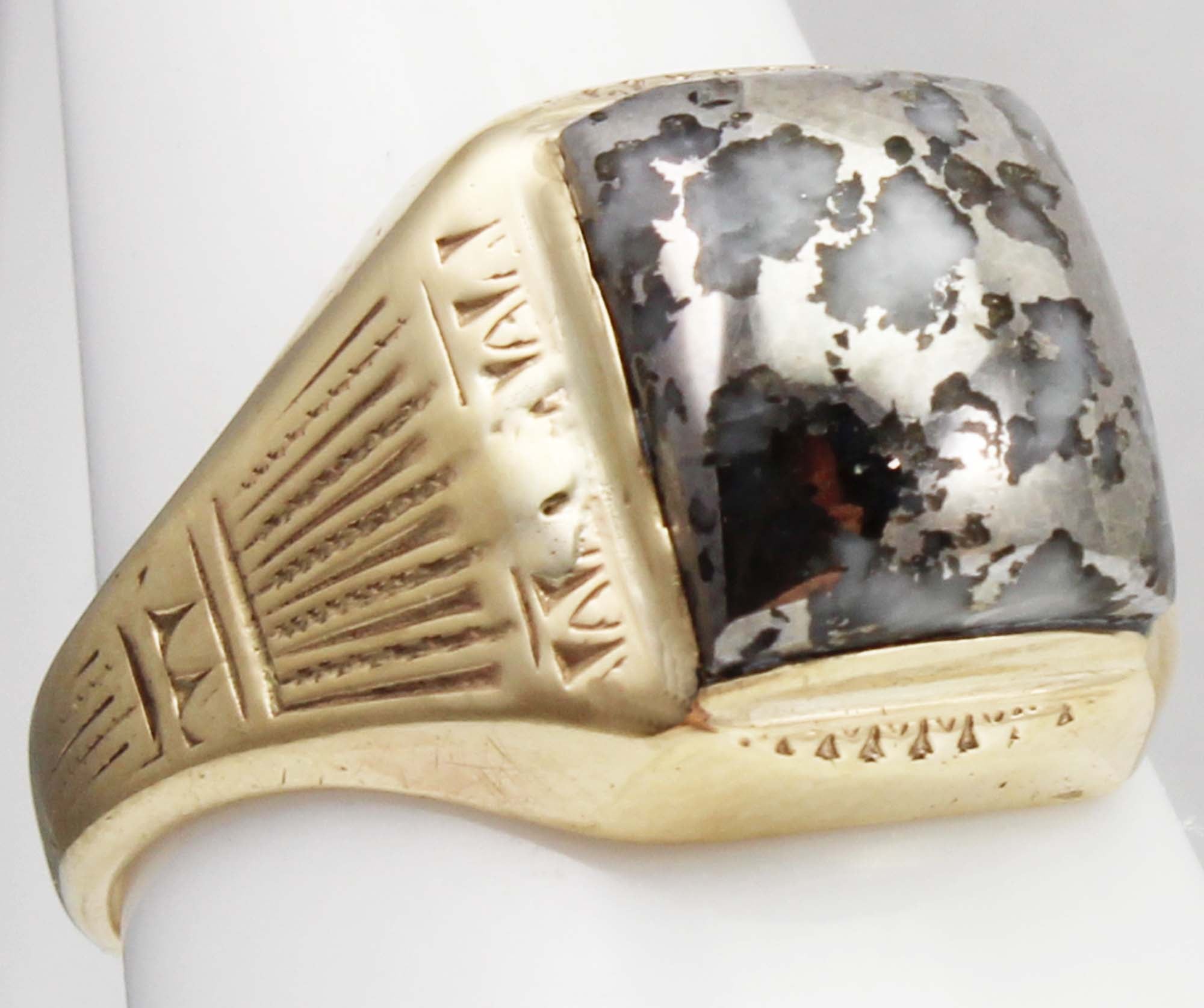LOUIS VUITTON aparter Herren-Ring. — Discover Rare and Captivating