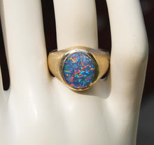 Load image into Gallery viewer, HEAVY Vintage 1940&#39;s BRIGHT TRUE RAINBOW Black Natural Opal 10k Solid Yellow Gold Men&#39;s Ring