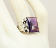 Load image into Gallery viewer, Antique 1920&#39;s Art Deco Purple to Blue/Violet Color Shift Sapphire 10k Solid White Gold Men&#39;s Ring